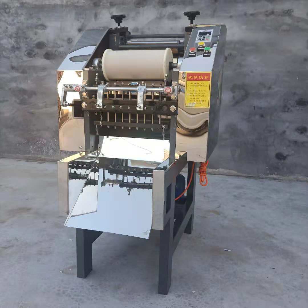 Farfalle noodle making machine 