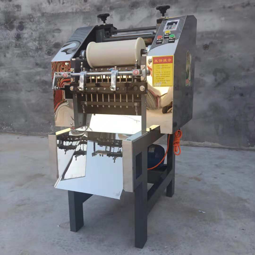 Farfalle noodle making machine 