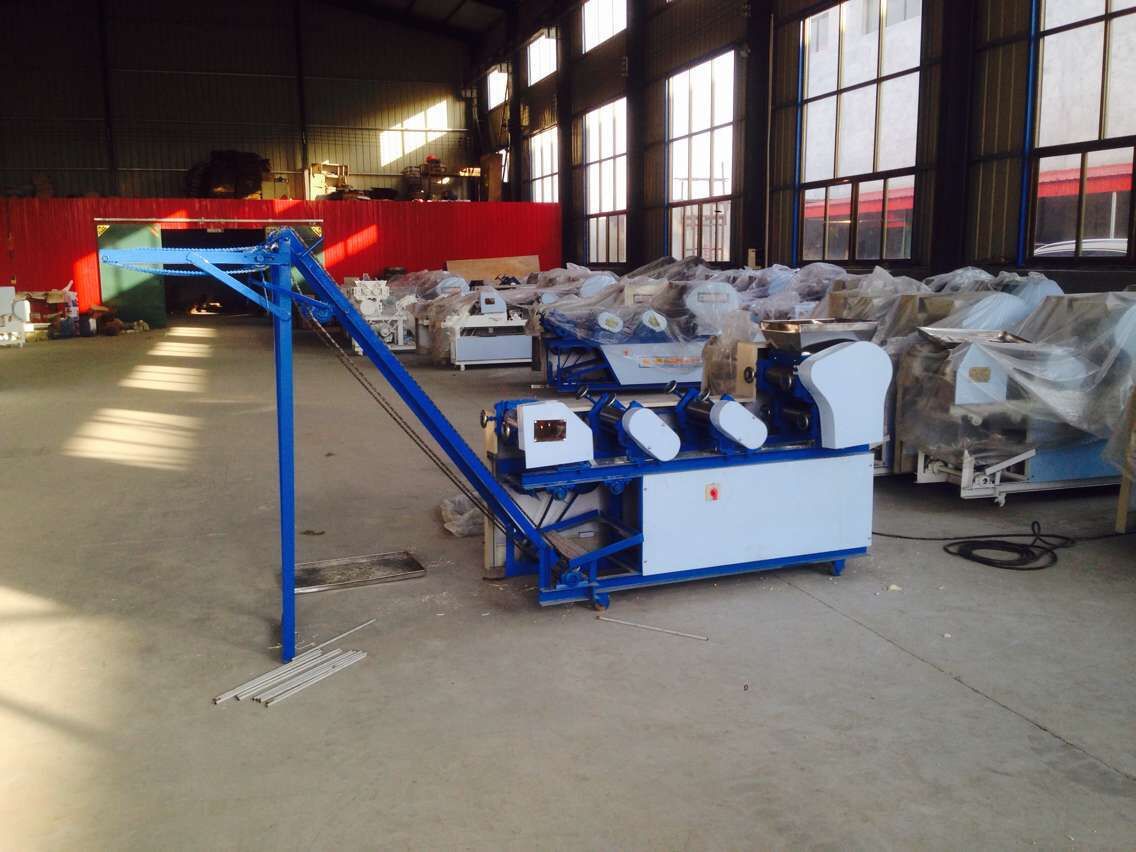Fresh noodle making machine 