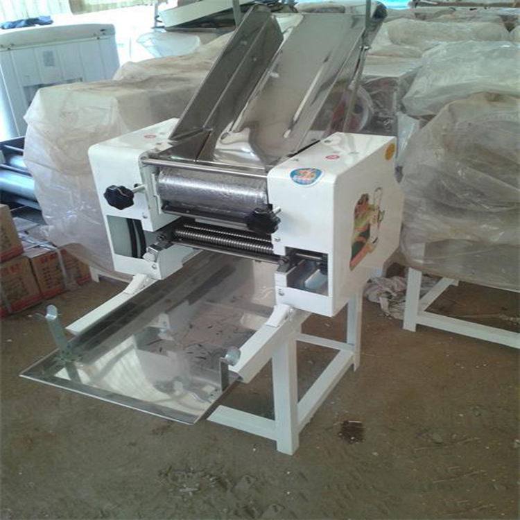 Fresh noodle making machine 